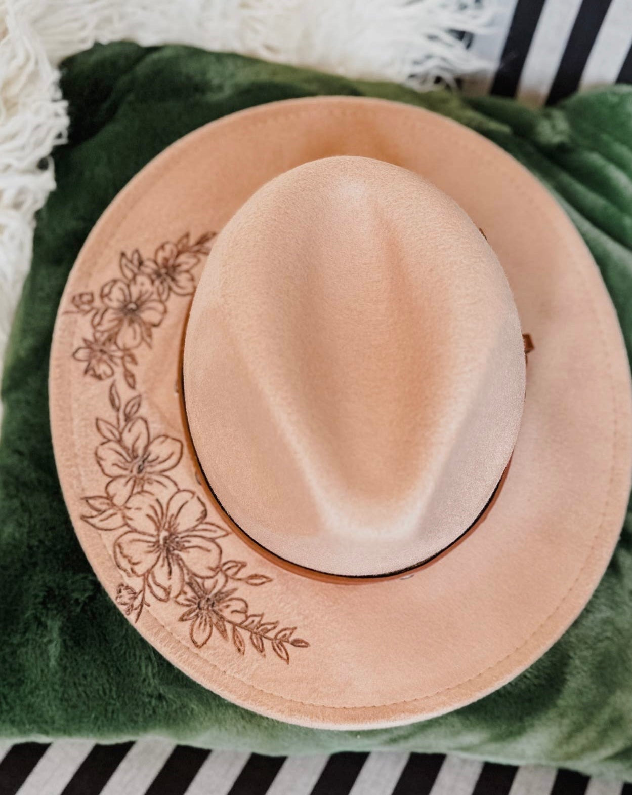 FLOWER POWER HAT