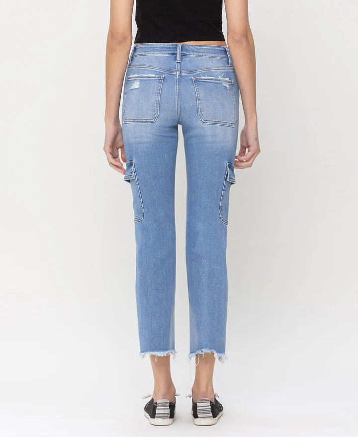 MID-RISE SLIM CROPPED CARGO JEANS